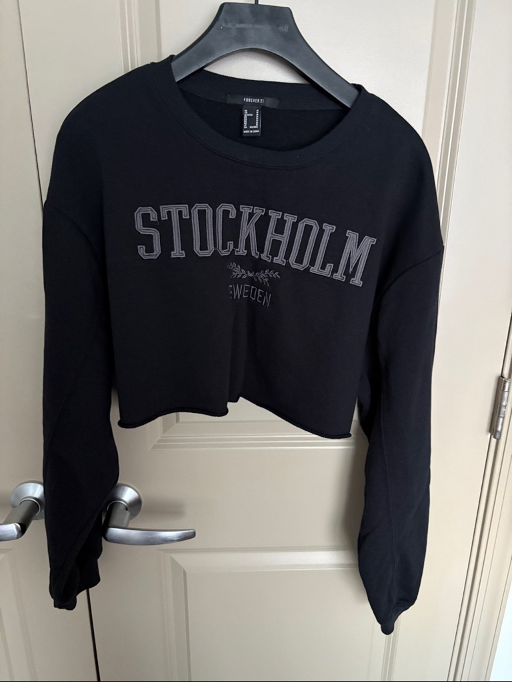 Forever 21 Black "Stockholm" Cropped Sweatshirt